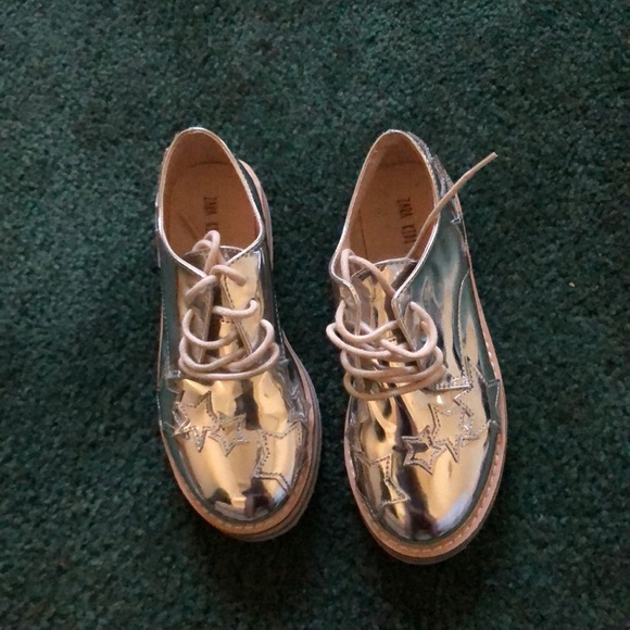 Kids shoes - Picture 1 of 2